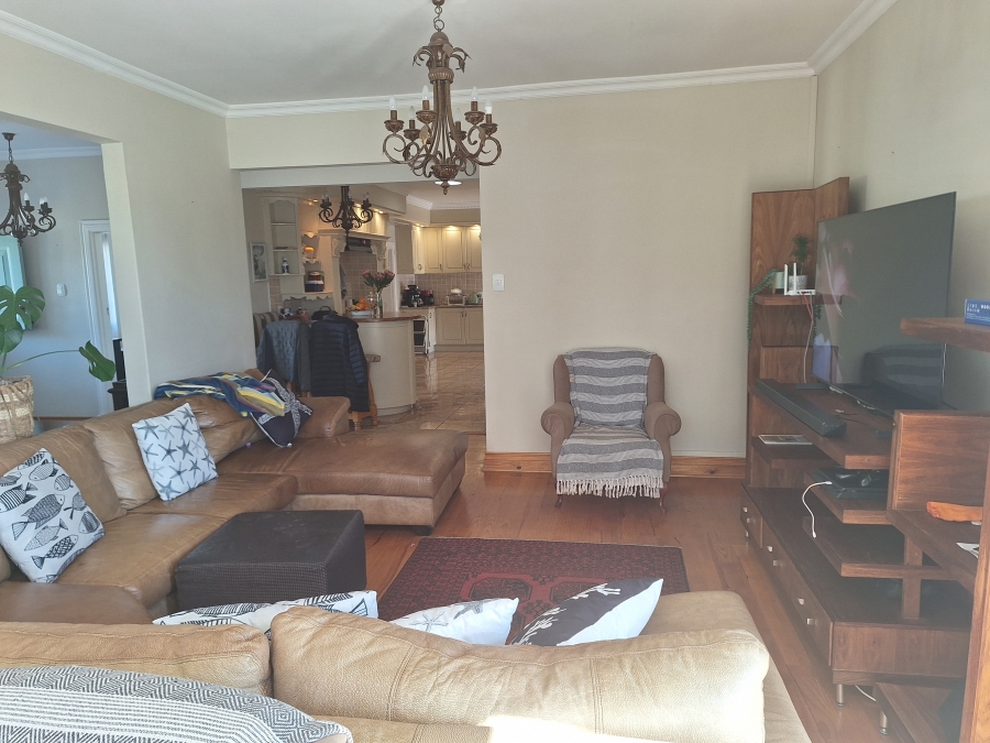 4 Bedroom Property for Sale in Hartenbos Central Western Cape